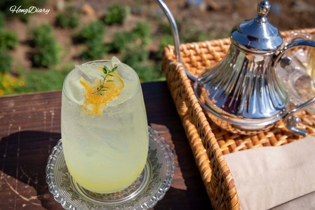 カフェ・トルで提供される自家製お米パンとドリンクセット