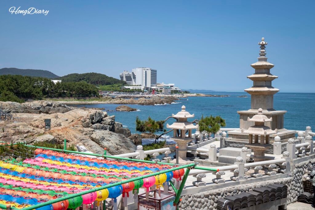 Haedong Yonggungsa temple overlooking the sea, Busan