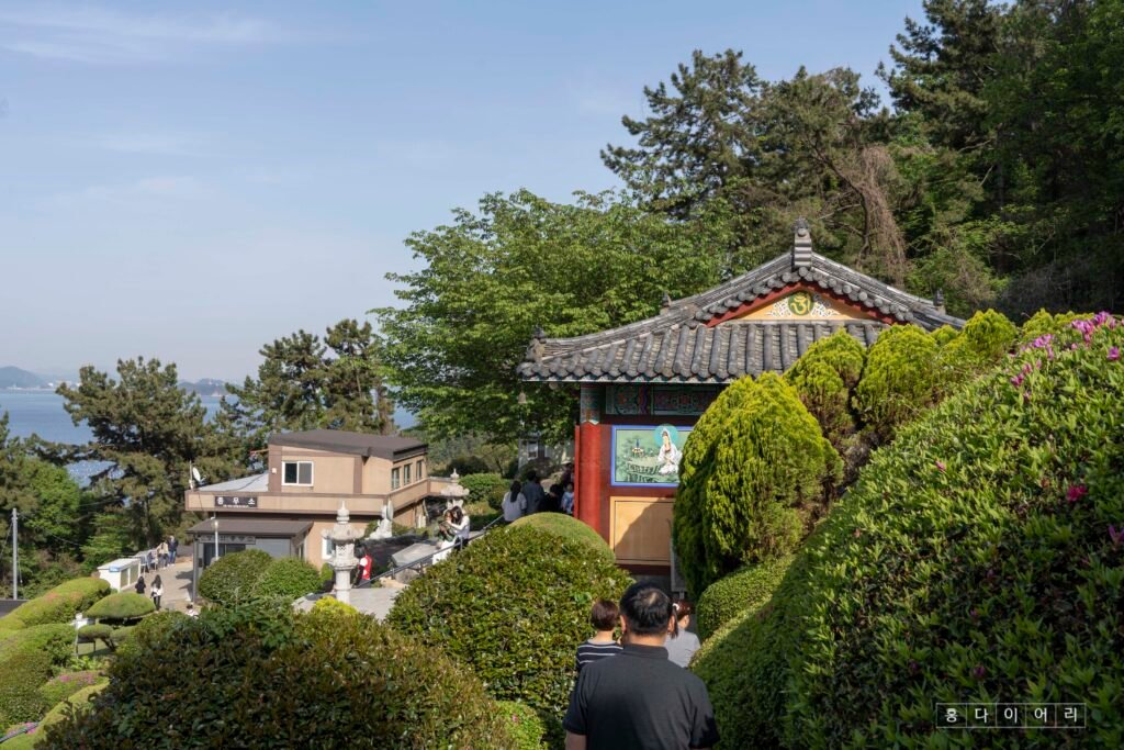 Exterior del Templo Jangsu en la ladera de Masanhappo, Changwon