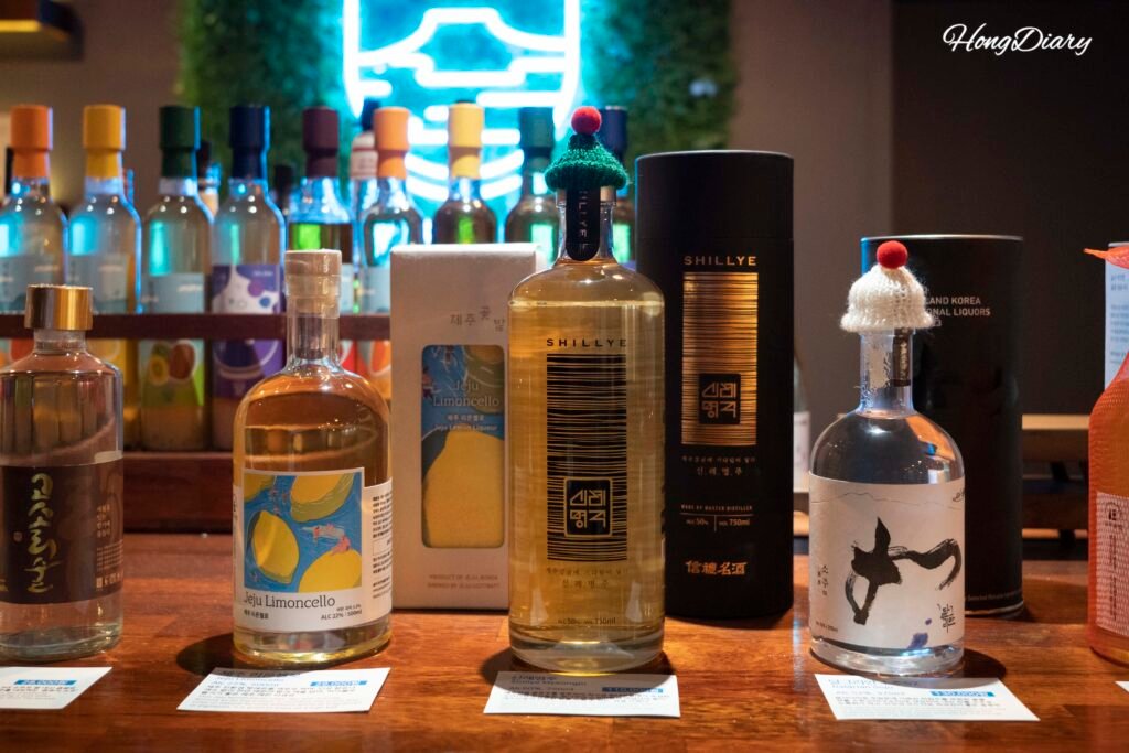 Botellas de licores tradicionales de Jeju disponibles para degustar en Jeju-Hanjan