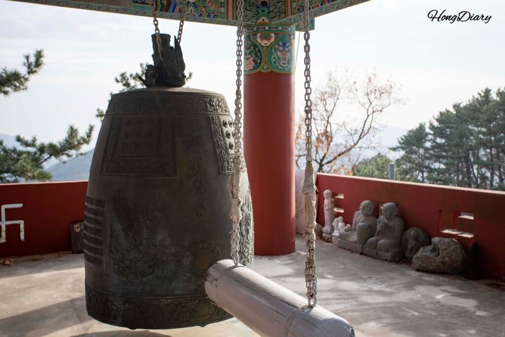 Campana del templo Seokbulsa en la montaña Geumjeongsan, Busan