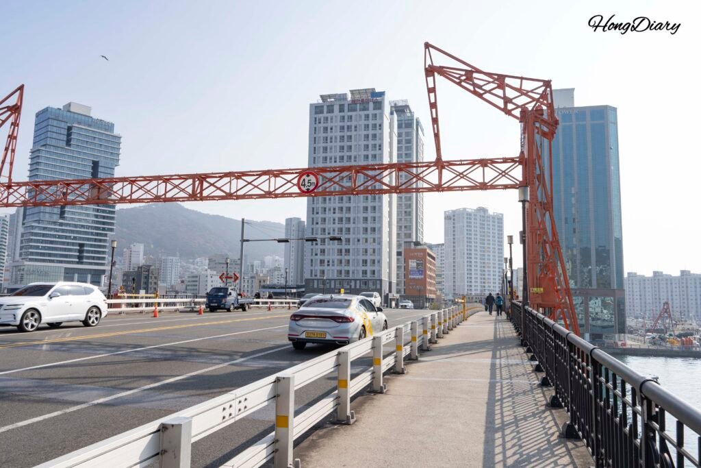 釜山市街と影島を結ぶ影島大橋