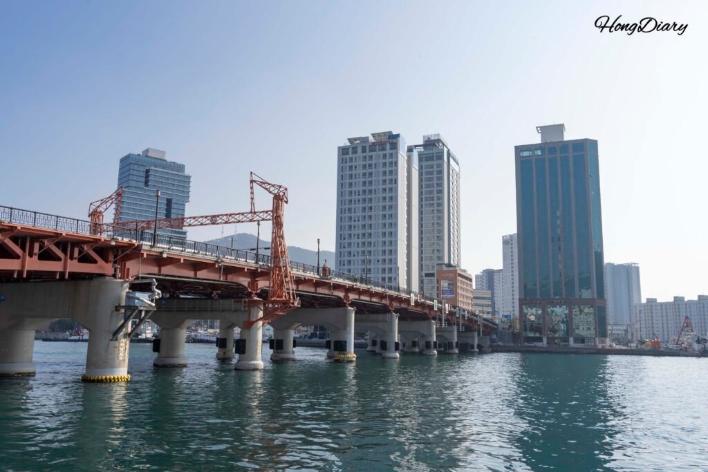 Yeongdo Bridge connecting central Busan to Yeongdo island