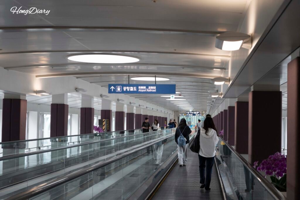 空港鉄道(AREX)乗り場への案内板