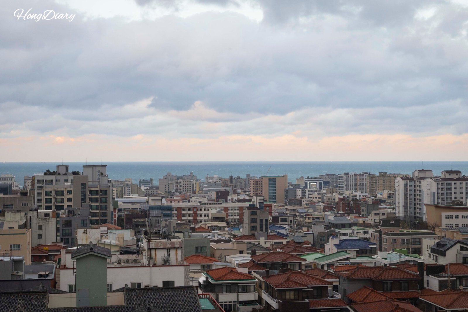 Vista al mar desde una habitación de Astar Hotel, cerca del aeropuerto de Jeju