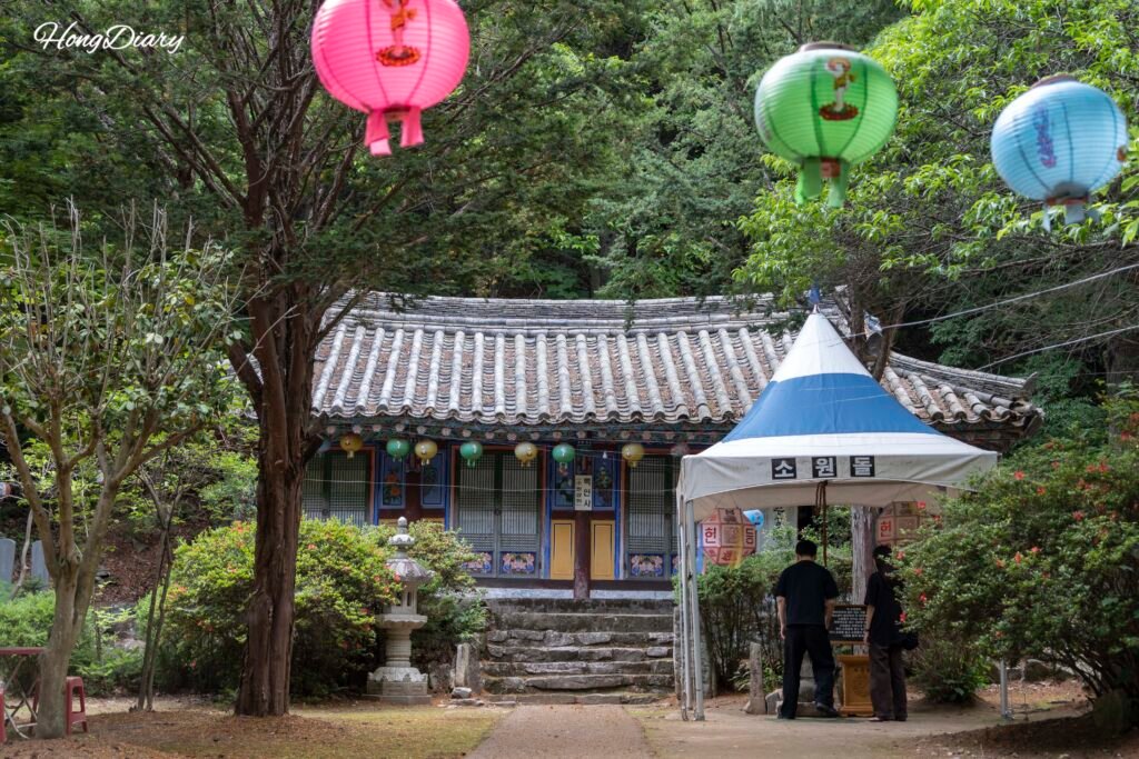 Baengnyeonsa Buddhist Temple on the path to Hobakso Valley Miryang