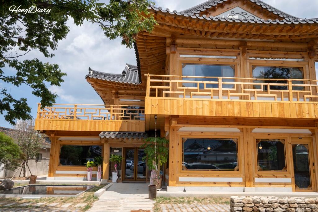 Exterior of Bichae Bogette hanok cafe on Hwangridangil, Gyeongju