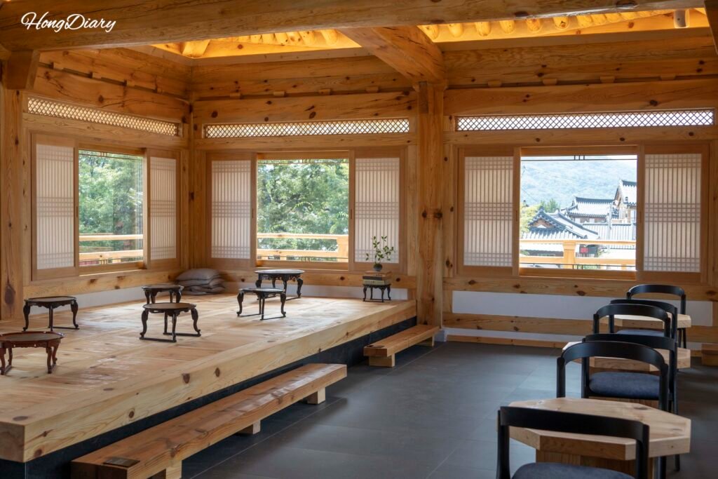 Interior del café Bichae Bogette, Hwangnidan-gil, Gyeongju