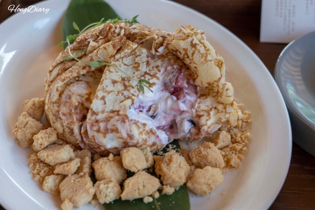 Signature menu items at Bichae Bogette cafe, Hwangridangil, Gyeongju
