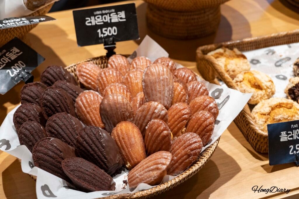 Lemon madeleine from Busandang Bakery Busan Station