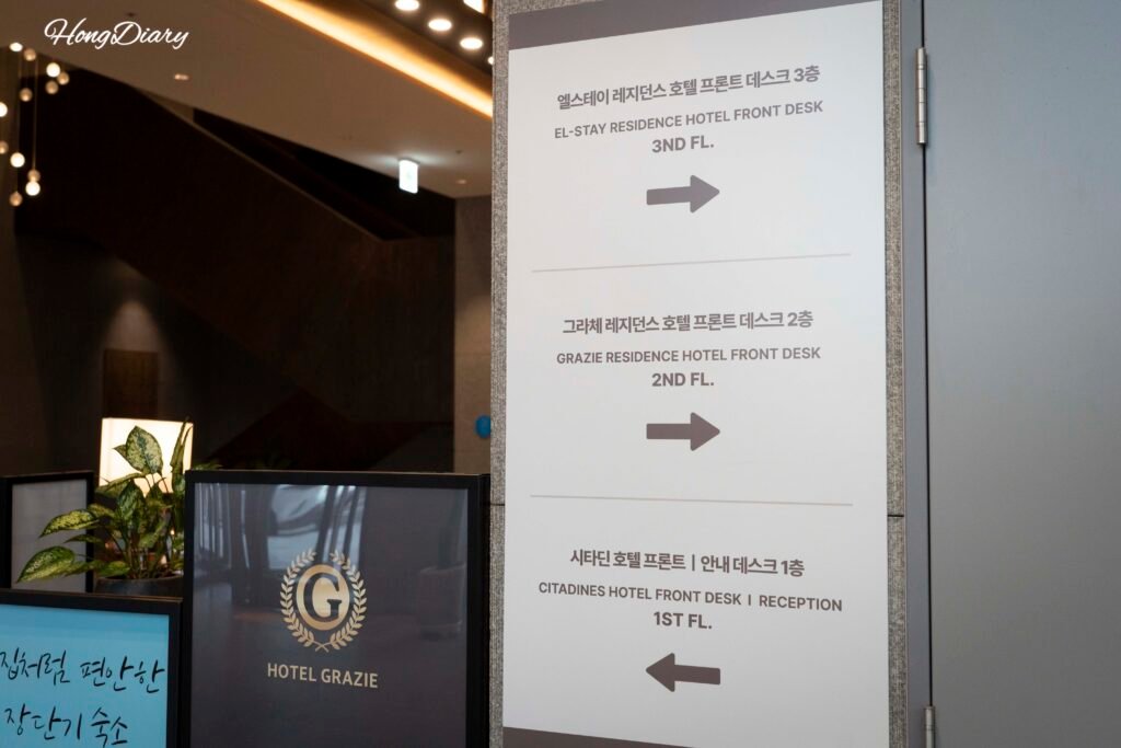 Direction sign to Grazie Hotel Busan Yeongdo front desk