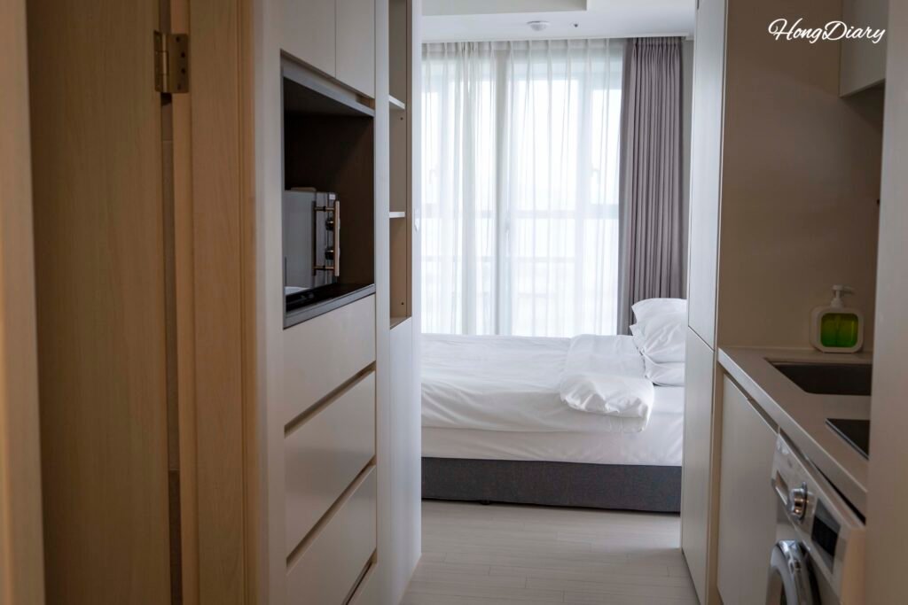 Interior of Grazie Hotel Busan Yeongdo ocean view double room