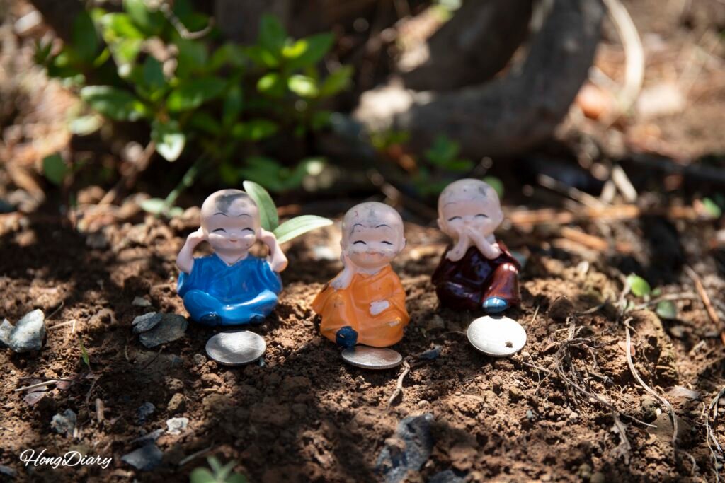 Decoraciones en el camino de acceso a Haedong Yonggungsa