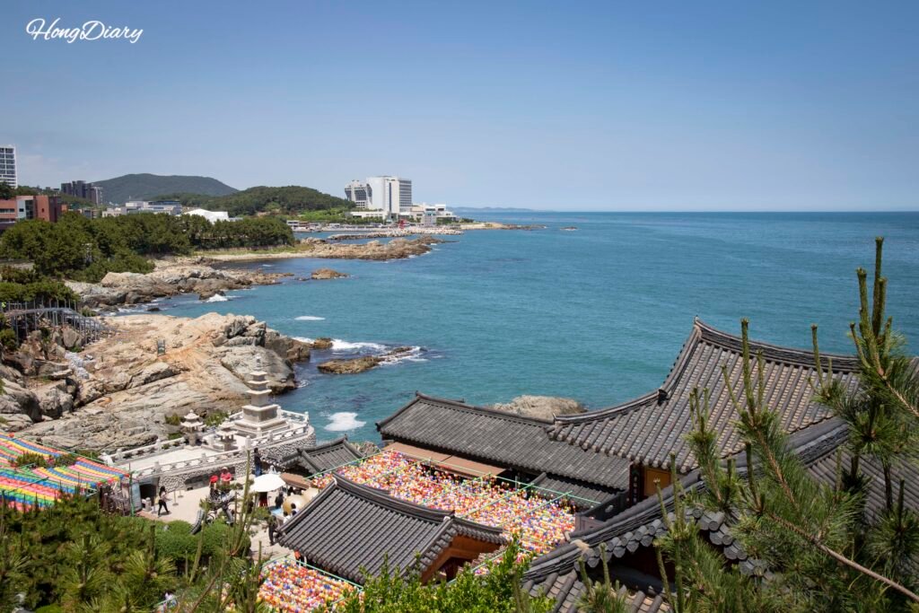 Vista del mar y el templo Haedong Yonggungsa, Busan