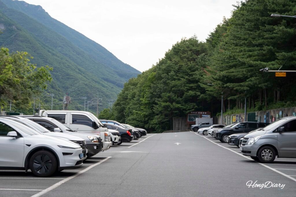 Free parking lot at the entrance of Hobakso Valley Miryang