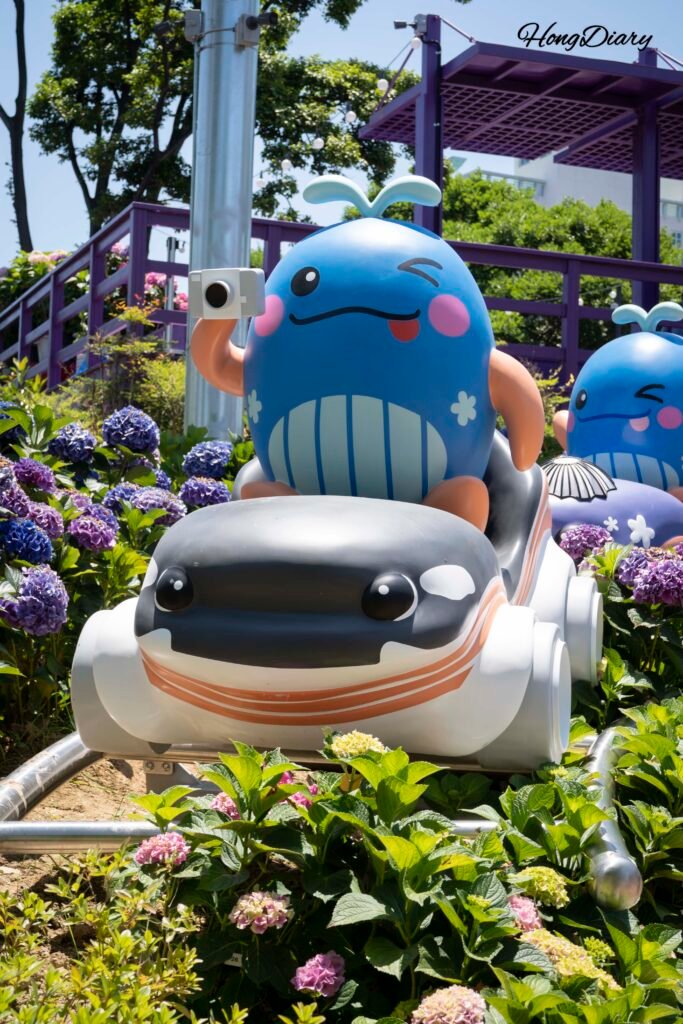 長生浦あじさい祭りのマスコットキャラクターとあじさい