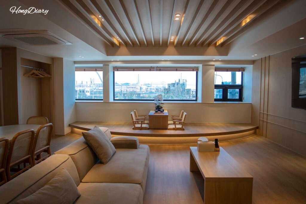 Jeongonjae Busan Cho room interior — family stay near Busan Station