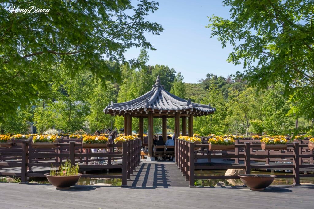 Rest area and walking path at Dumesil Agricultural Theme Park, Jinju