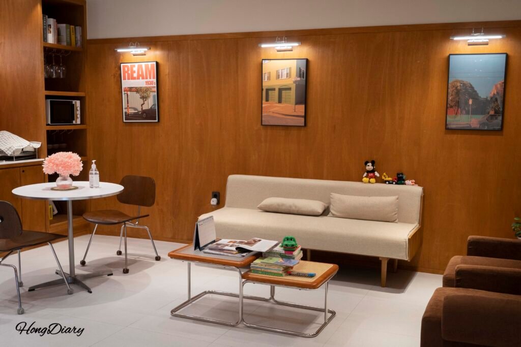 Lounge area inside Lyrical Hotel Busan Yeongdo