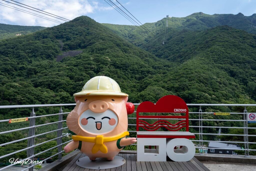 Mascota de la ciudad de Miryang en la estación del teleférico Valle del Hielo