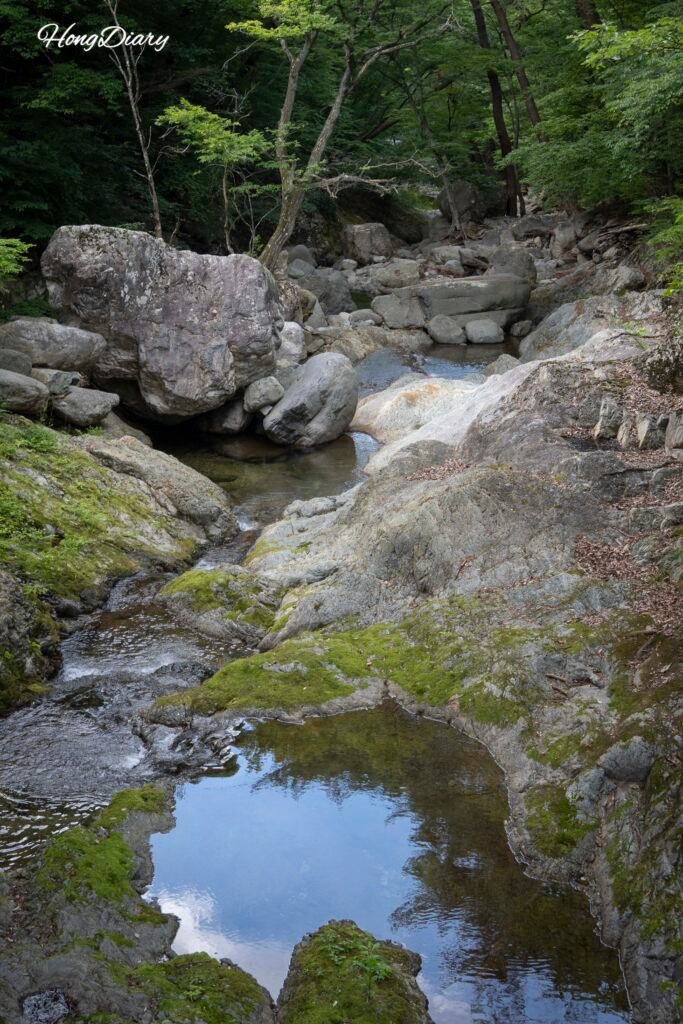 梁山・内院寺渓谷の澄んだ渓流