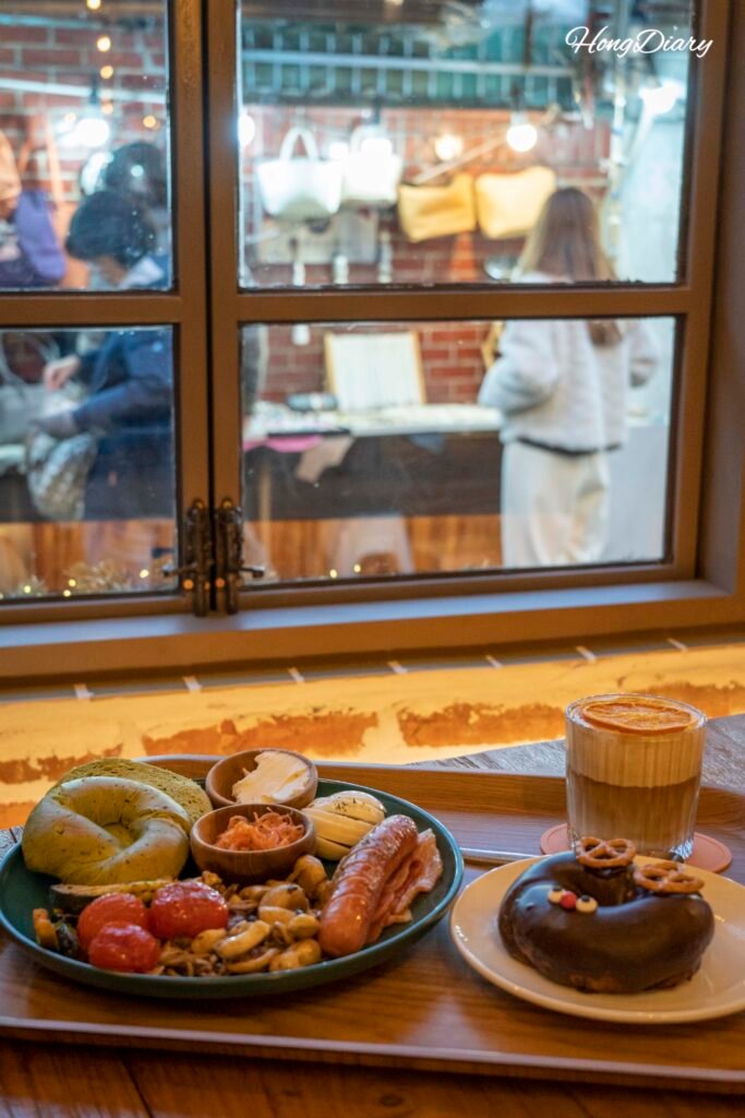 Set de brunch en Onjisim café, Ikseon-dong, Seúl