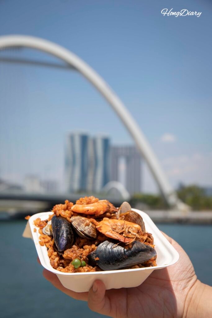 Paella de anchoa de Gijang con vista al Puerto de Busan, Port Village 2026