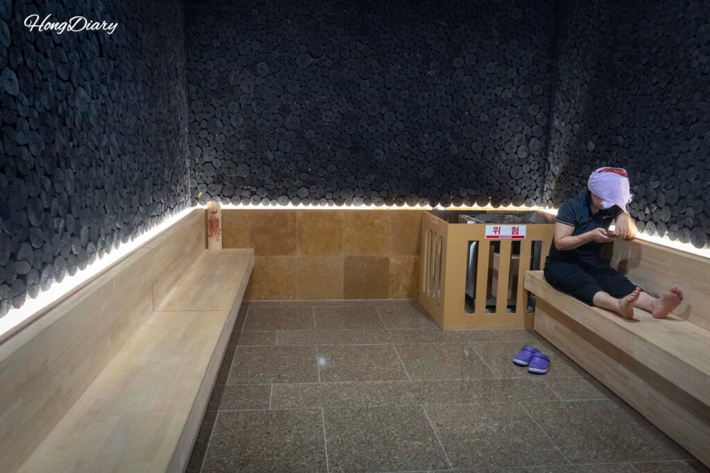Habitación privada de calor en Rainbow Healing Center Yeongdong cedro carbón sauna