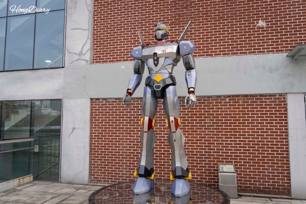 Sculpture near Sewoon Sangga, Jongno, Seoul