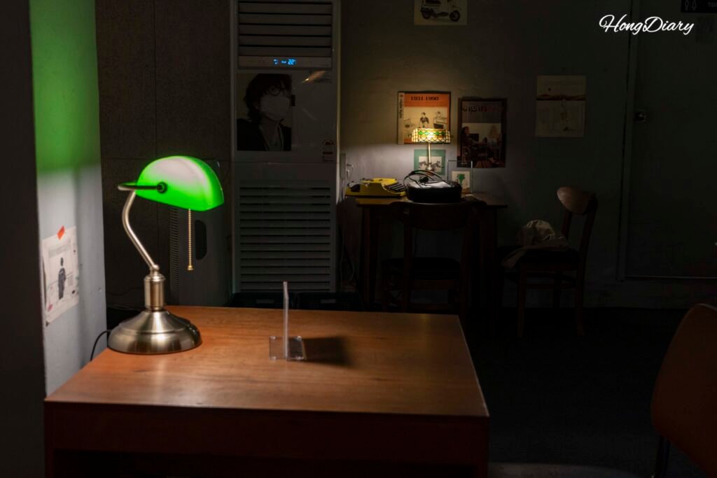 Retro interior lighting at Simple Bookstore, Daegu