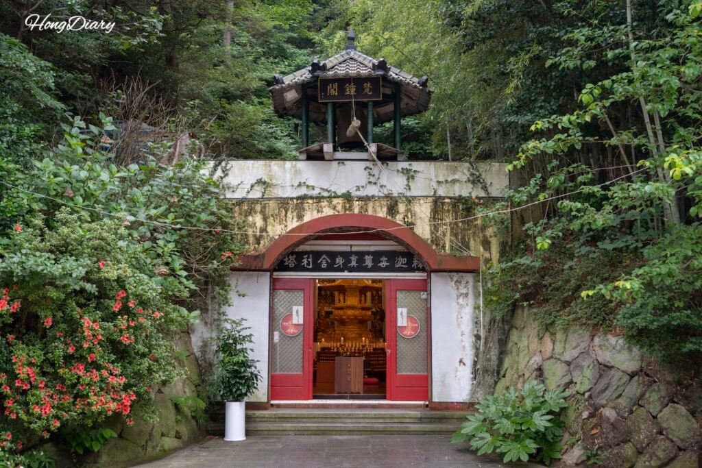 Uno de los edificios del templo Taejongsa en Busan, Yeongdo
