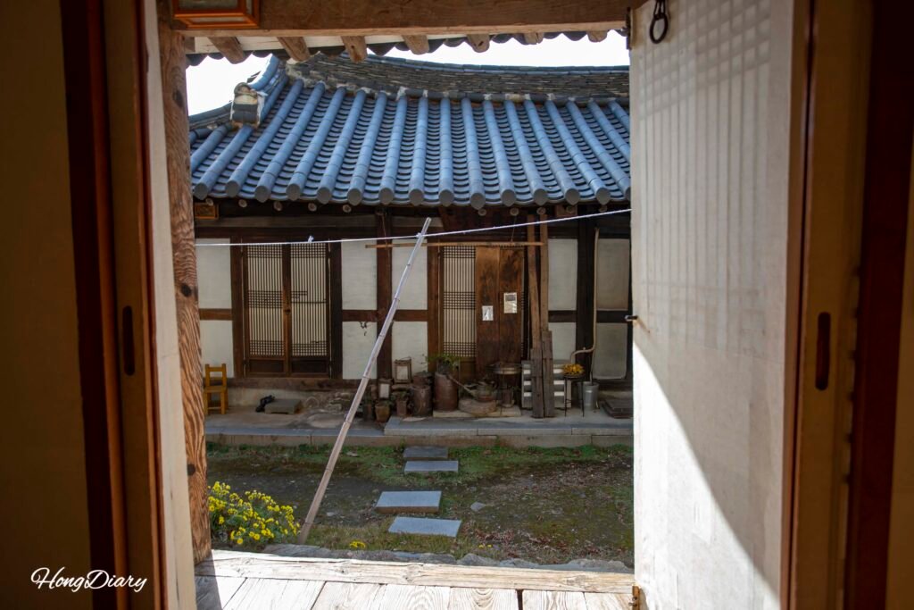 Fachada exterior de Yangsajae alojamiento hanok en Jeonju Corea del Sur