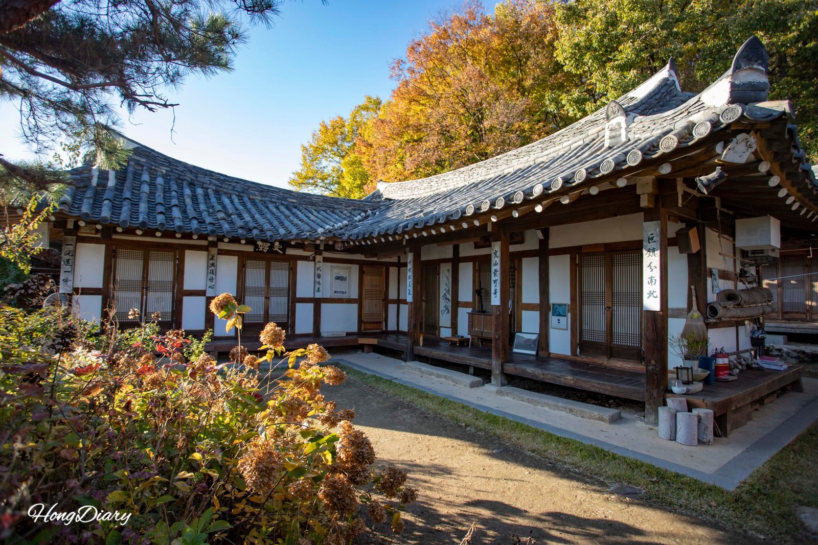 Yangsajae hanok guesthouse exterior in Jeonju Hanok Village