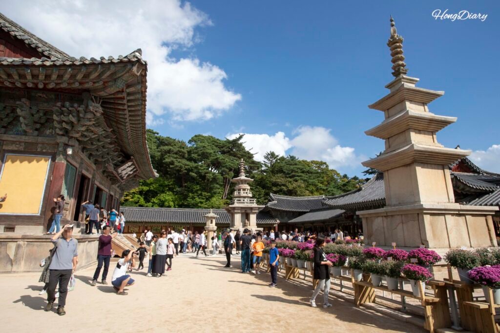 慶州・仏国寺の釈迦塔。三層の均整の取れたシルエットが特徴的な国宝の石塔