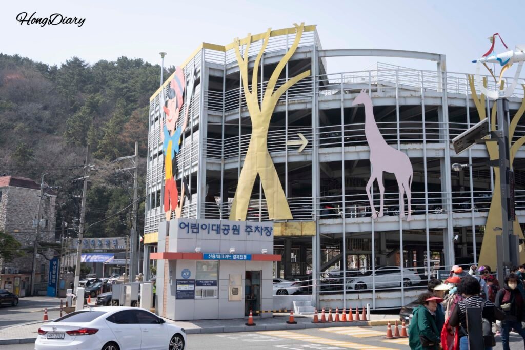 Parking lot at Busan Children's Grand Park entrance