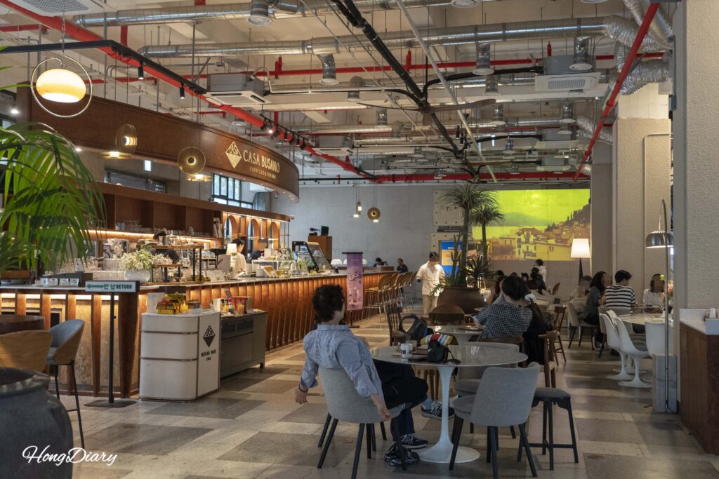 釜山近現代歴史館1階のカサブサノカフェ（旧韓国銀行客場）