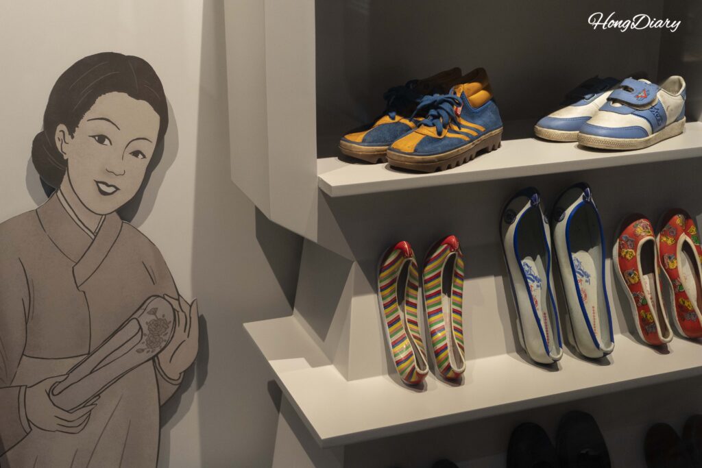 釜山近現代歴史館に展示された韓国製の旧式靴
