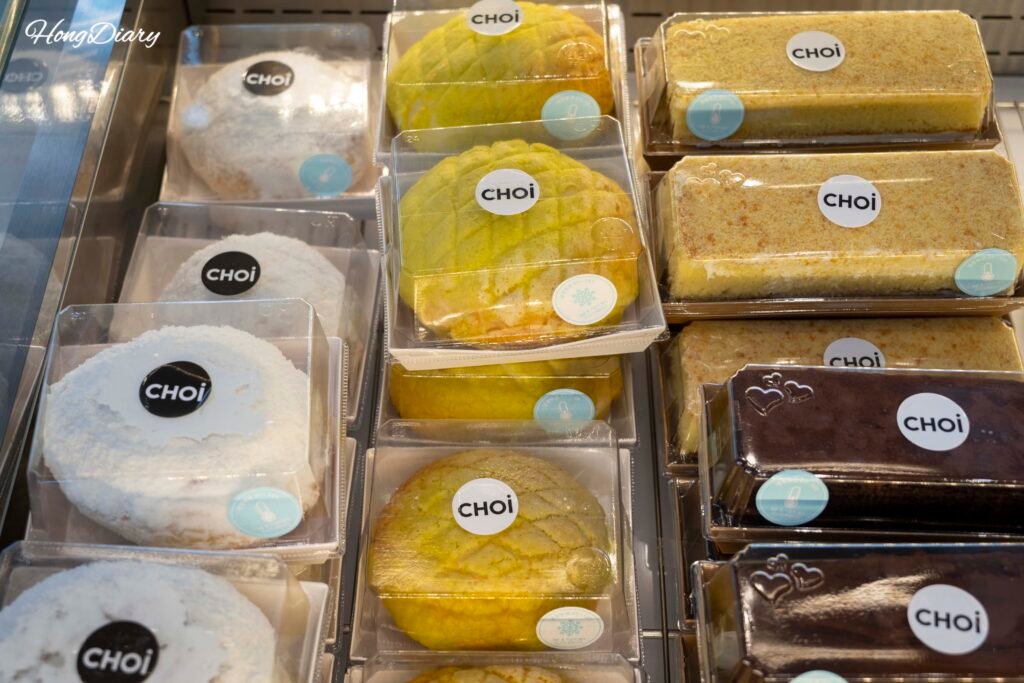 Cakes and pastries at Cafe Choi Yangsan Korea