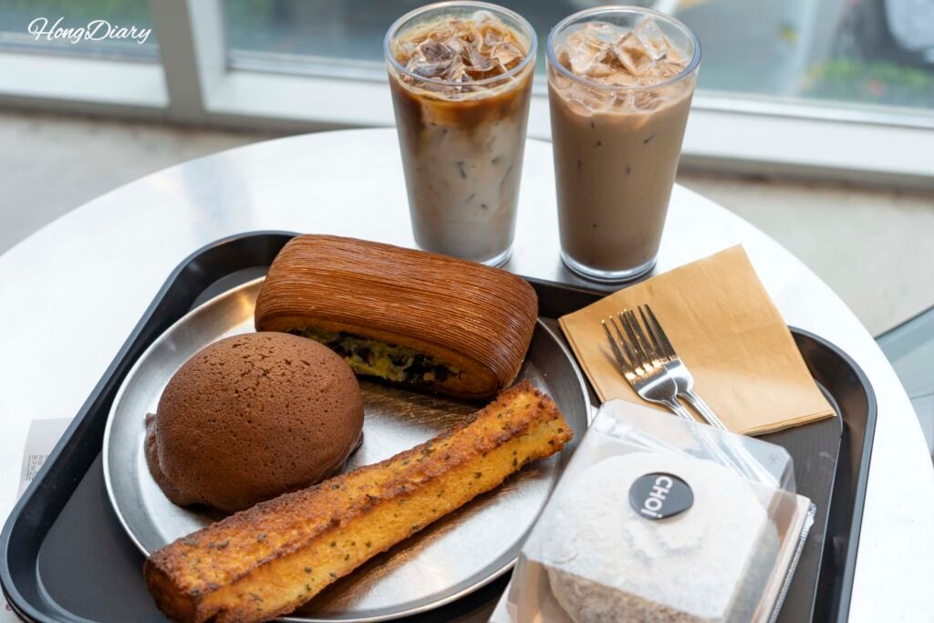 カフェチョイヤンサン 注文した飲み物とパン