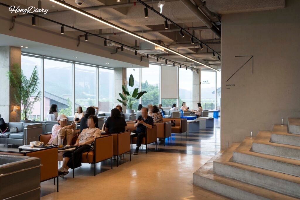 Second floor cafe seating at Cafe Choi Yangsan near Busan