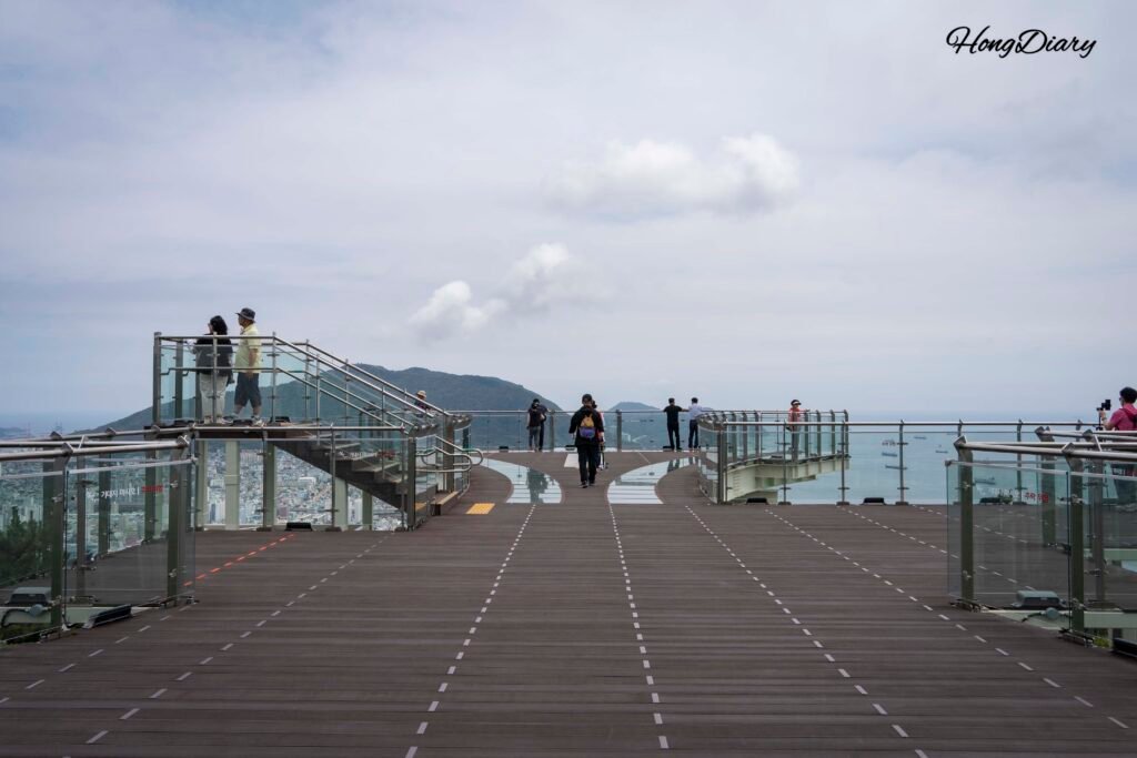 Skywalk piso vidrio mirador Cheonmasan Busan