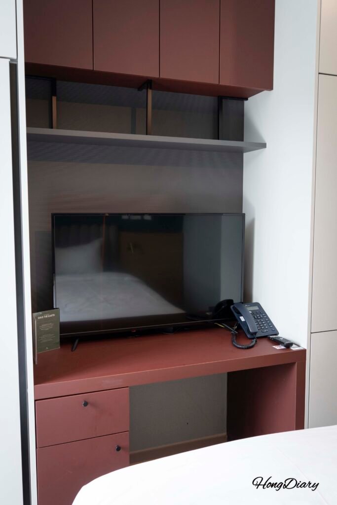 Cotice The Ground Busan room TV streaming YouTube