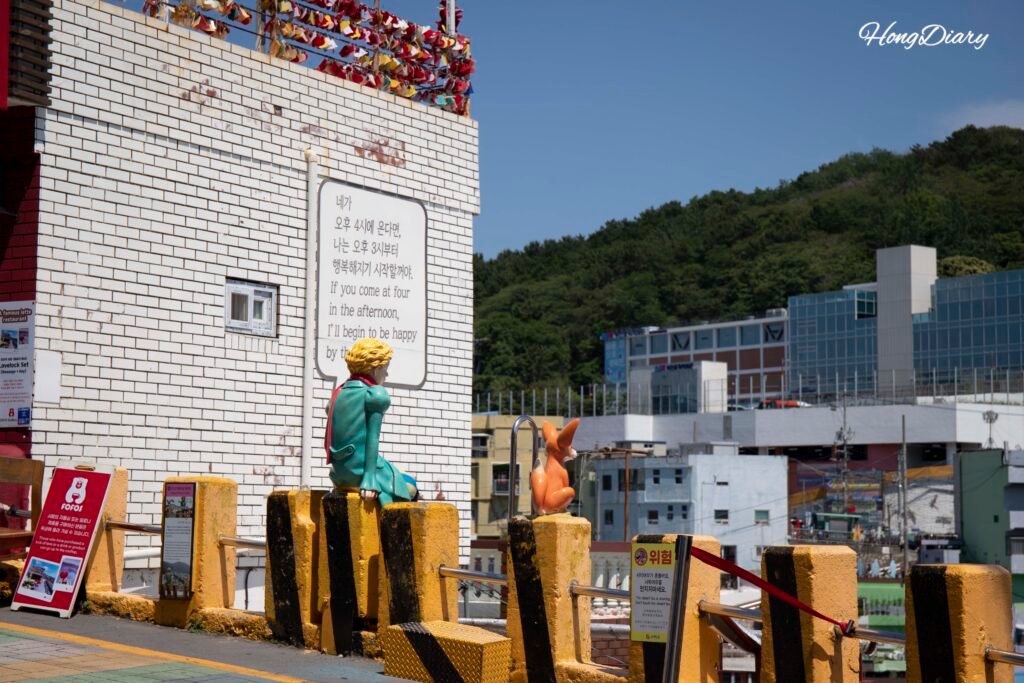 Escultura Principito Zorro Gamcheon Culture Village Busan