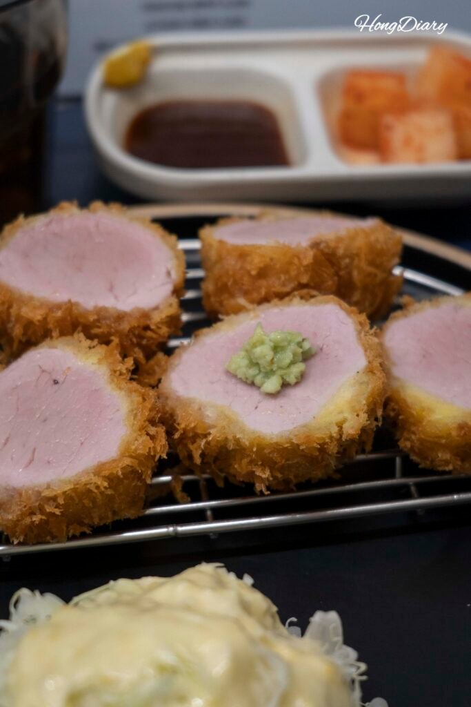 Hirekatsu con wasabi en HETZ Gwanganli — sin necesidad de salsa pesada