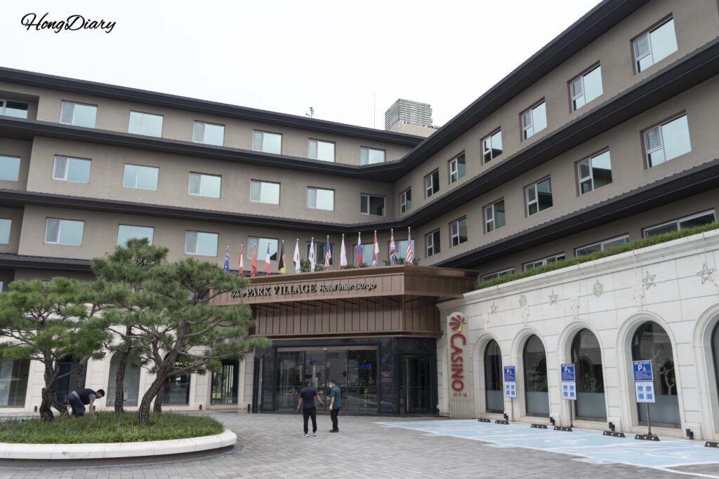 Front entrance of Hotel Inter-Burgo Daegu, a 5-star riverside hotel in Suseong-gu