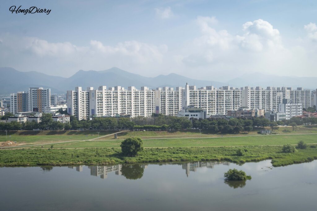 Kumho River view from a Deluxe Twin room at Hotel Inter-Burgo Daegu