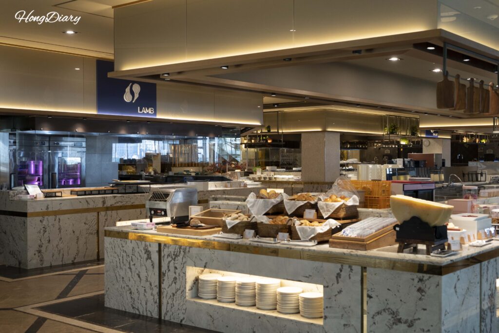 Additional buffet stations at The Buffet at Inter-Burgo Daegu showing variety of dishes