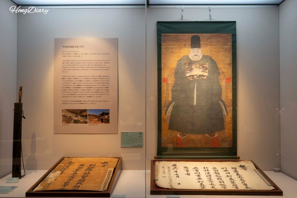 Artefactos budistas antiguos excavados en Yangsan, exhibidos en el Museo Municipal de Yangsan