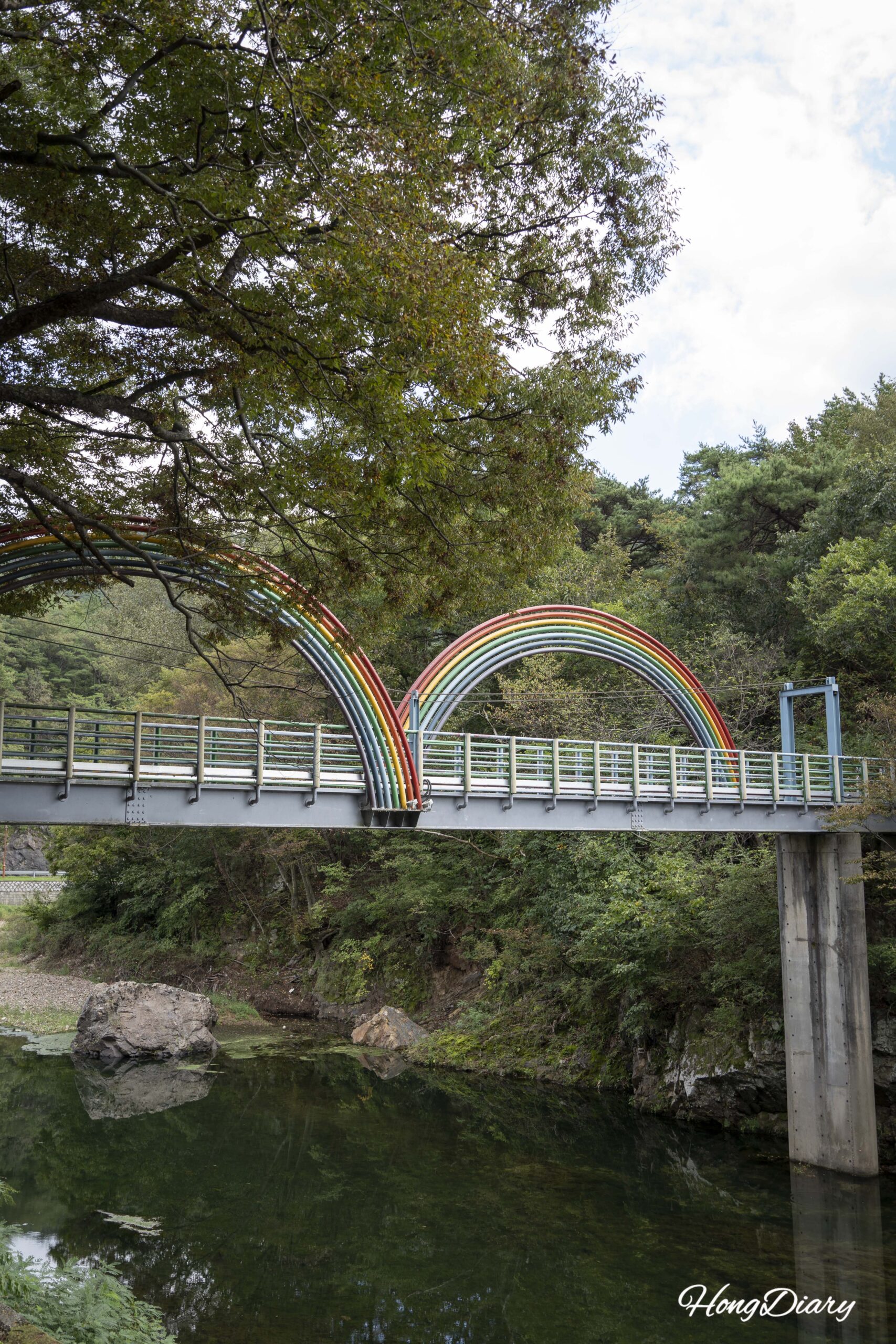 Puente Binggye, pasarela peatonal sobre el arroyo Ssanggyecheon en el Valle Binggye