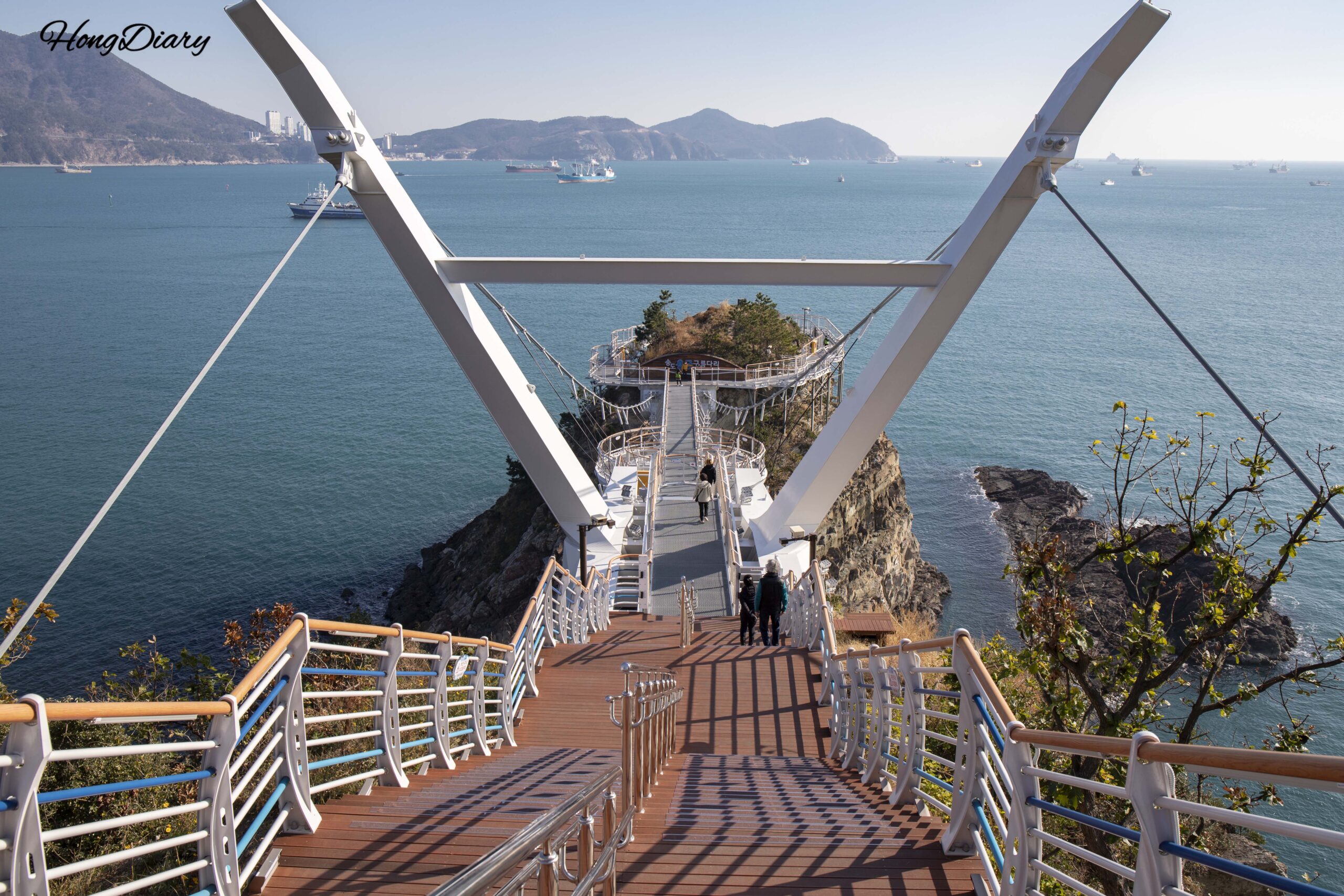 Songdo Yonggung Cloud Bridge: A ₩1,000(under $1 / less than €1) Walk Over Open Sea